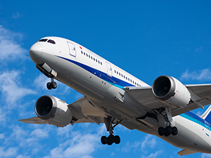 株式会社クロヒジ 航空機の部品製造／月収40万円以上可／年間休日123日／寮有
